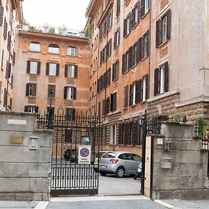 https://casaleone.it-romehotels.com